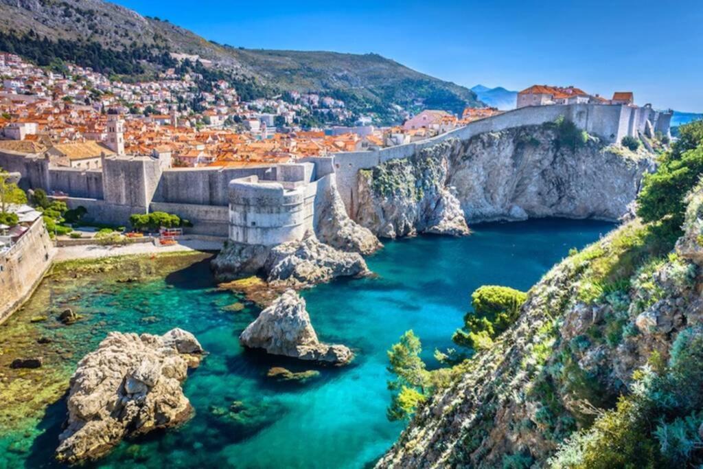 Nika Solitudo * Dubrovnik